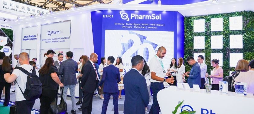pharma-professionals-in-meeting-cphi-china